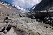 80 Il torrente glaciale Orlegna, gonfio d'acqua